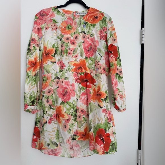 Zara Dresses & Skirts - Zara Multicolor Floral Print Top